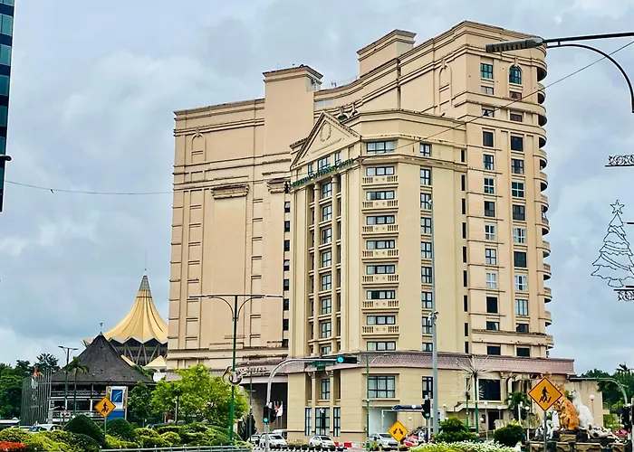 Kuching City Center Riverbank Suites With Marvelous River View